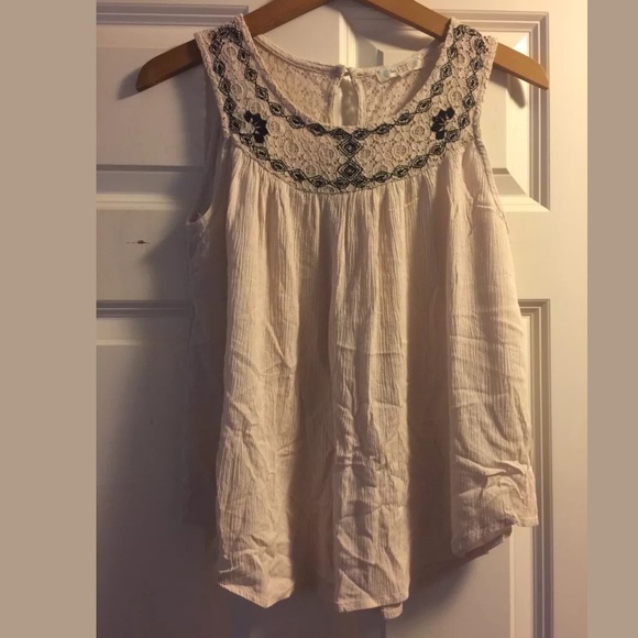 Love fire Lace Top. Size Small - Picture 2 of 5